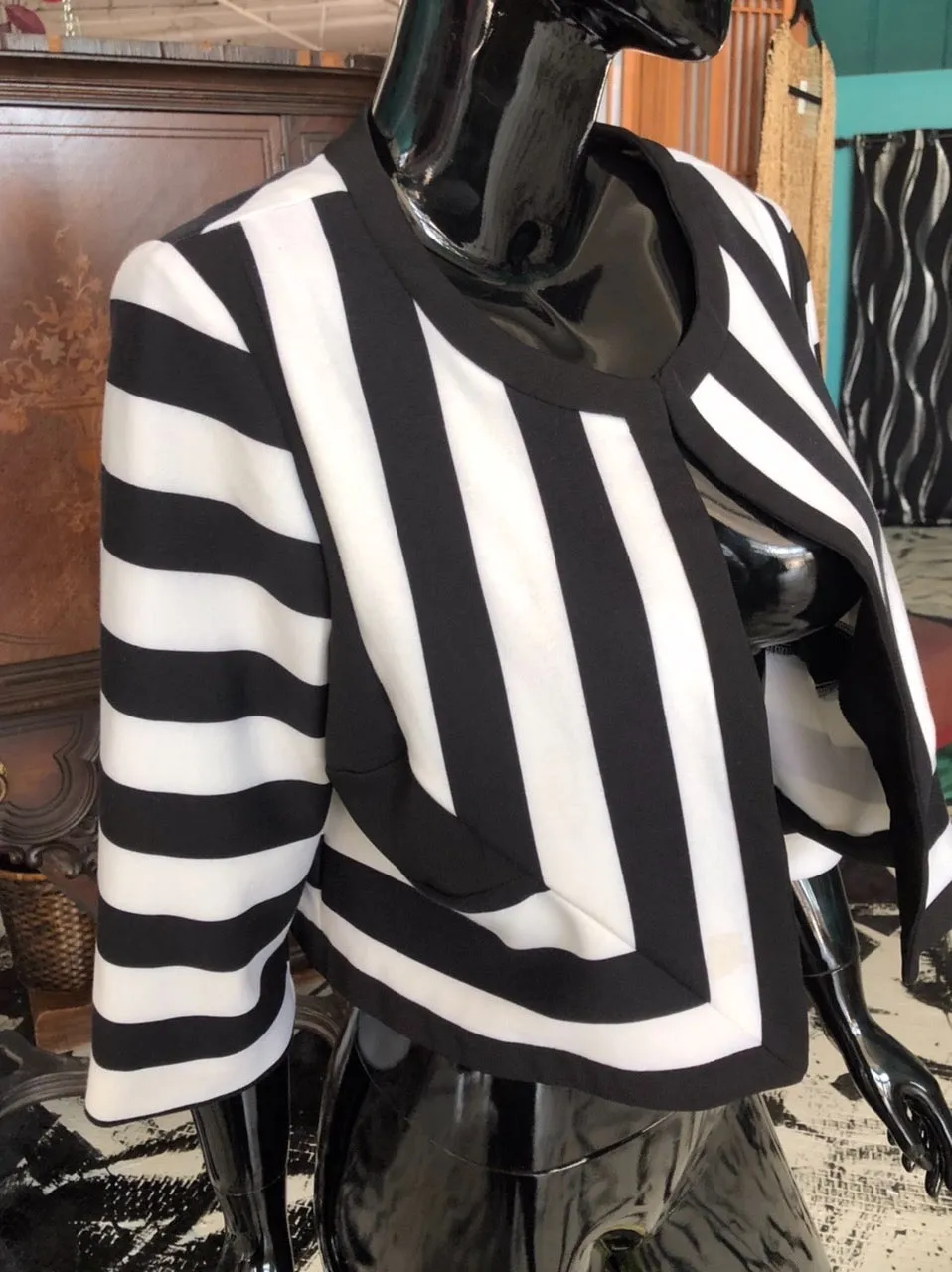 BLACK & WHITE BLAZER, Size 16W #181