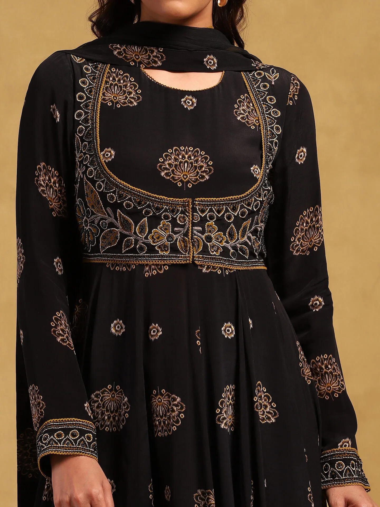 Black madhura kurta set