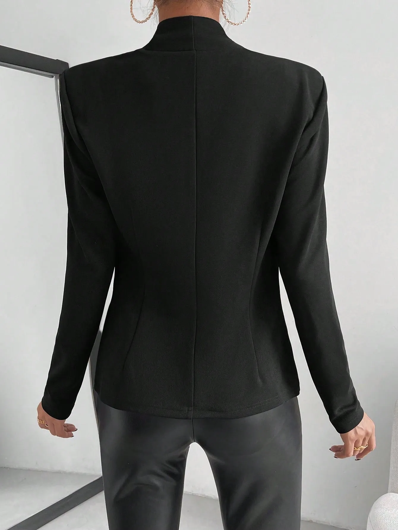 Cherry Vibes: Blazer de Cuello Profundo para Mujer en CR