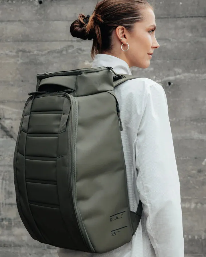 DB Hugger 25L
