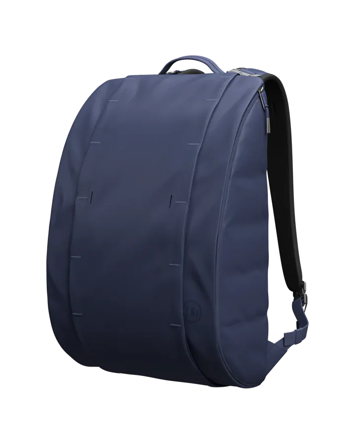 DB The Hugger Base Backpack 15L / The Vinge side-acces
