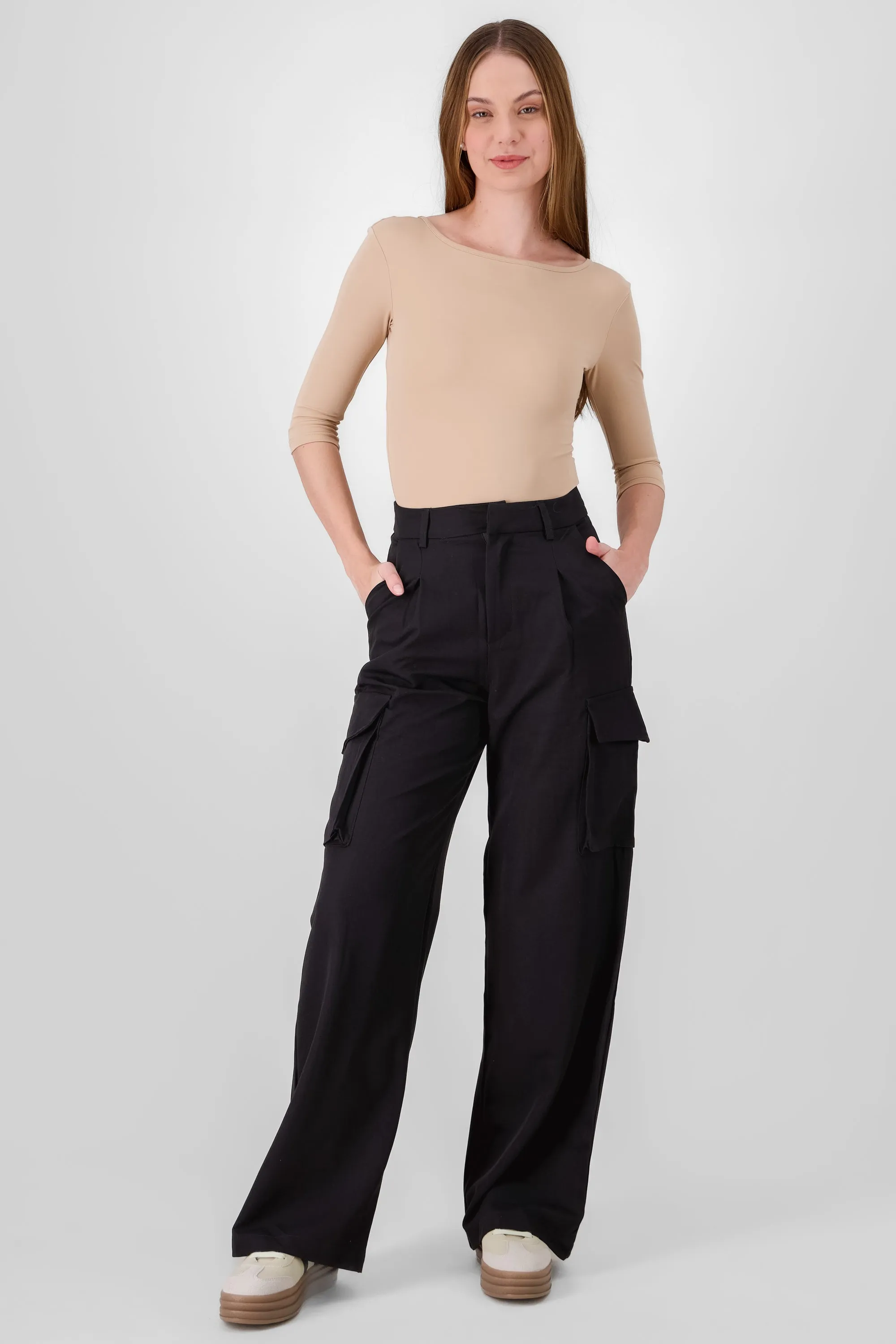 Pantalon sastre detalle bolsas cargo