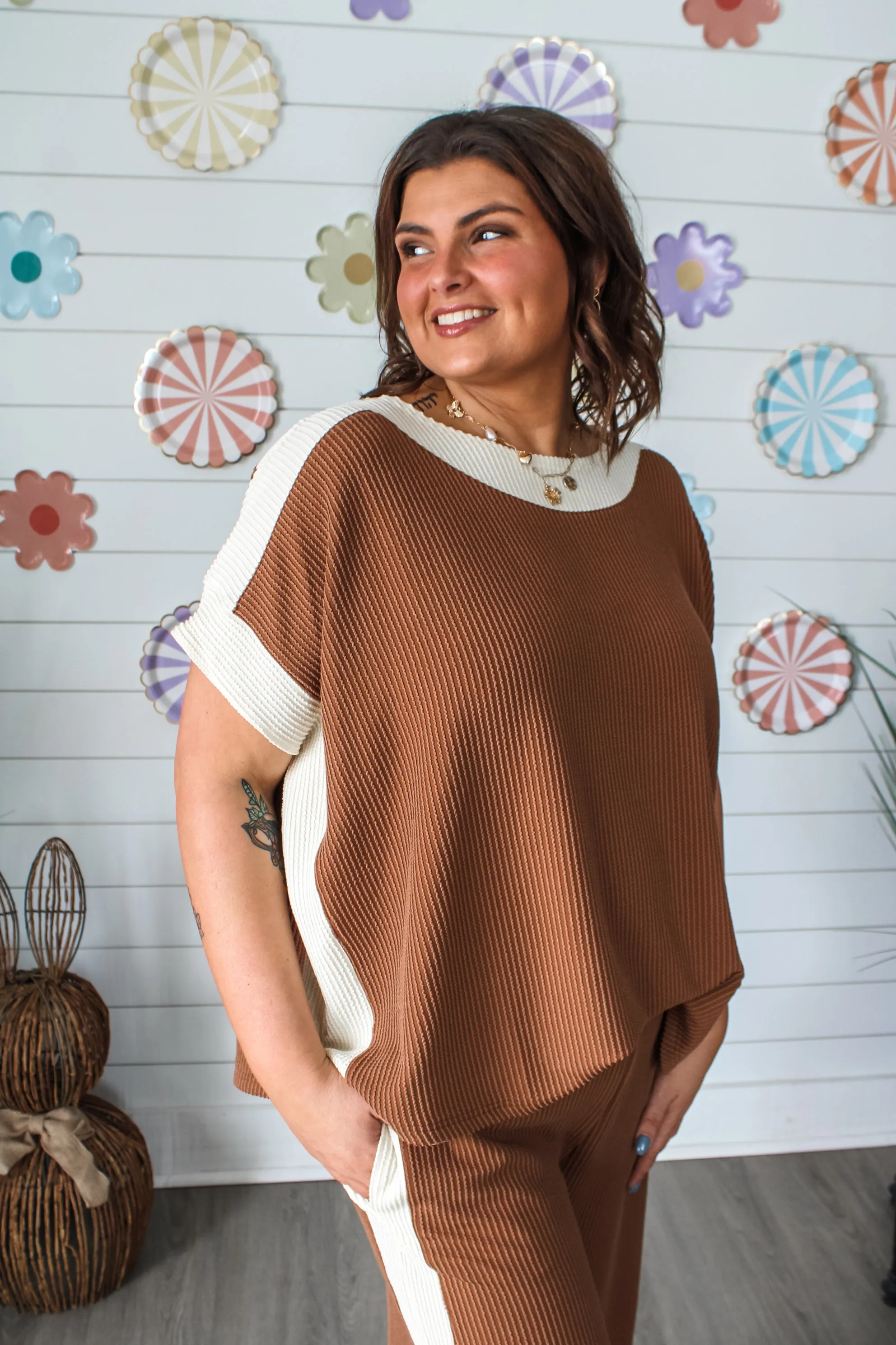 Spring Feeling Two-Tone Top • Brown