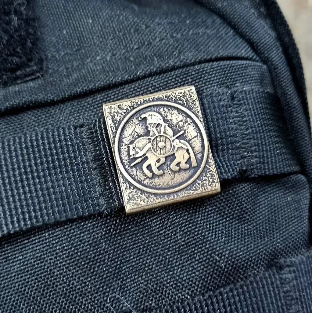 Vendel rider bronze Molle clip